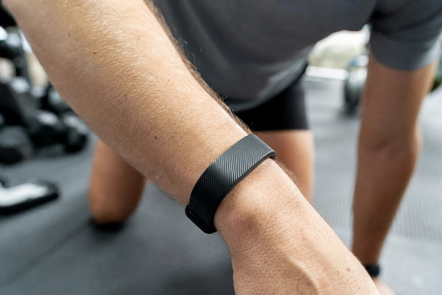 5 things to consider before buying a screen-free fitness tracker