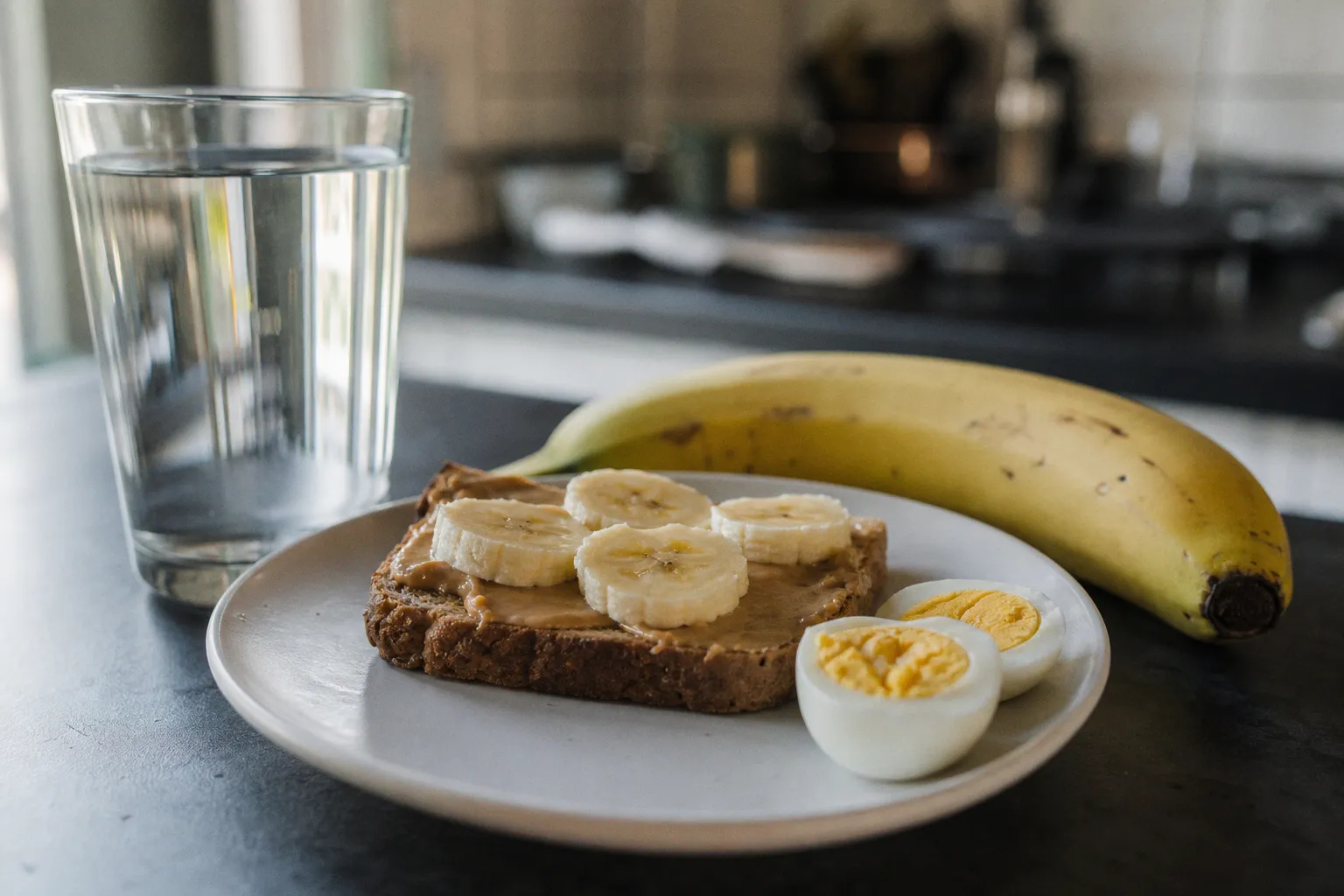 5 Tips to Choose the Best Pre Workout Nutrition for Home HIIT