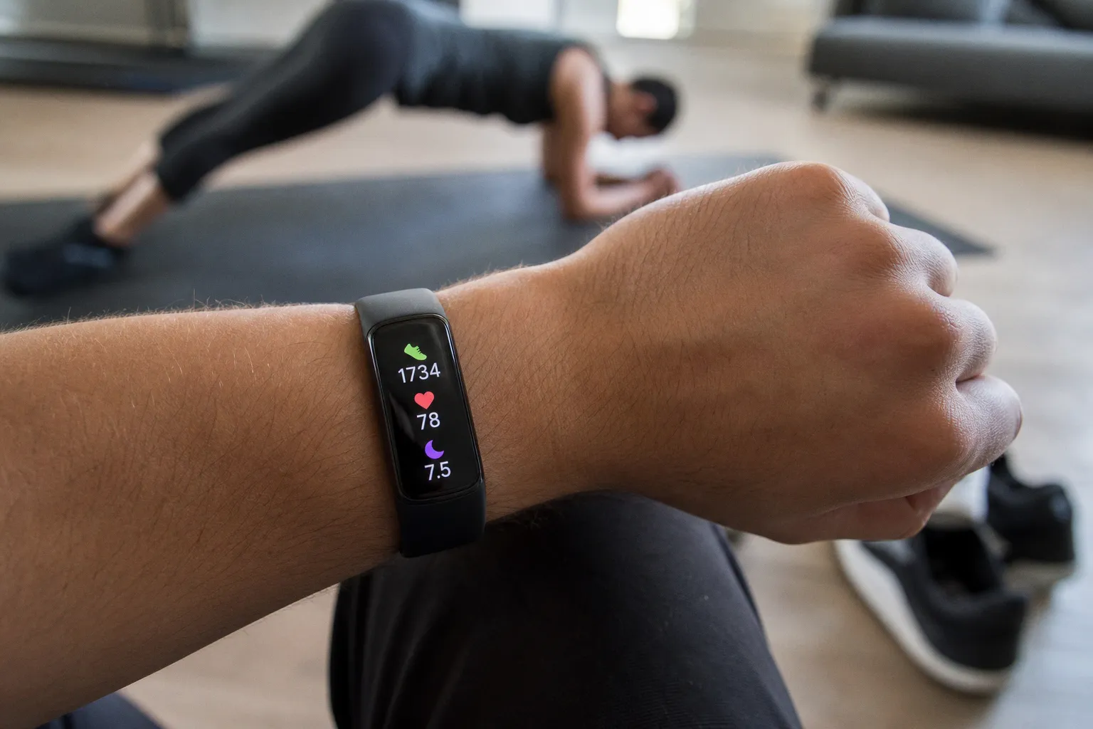 How to Interpret Fitness Tracker Data for Better Home Workouts